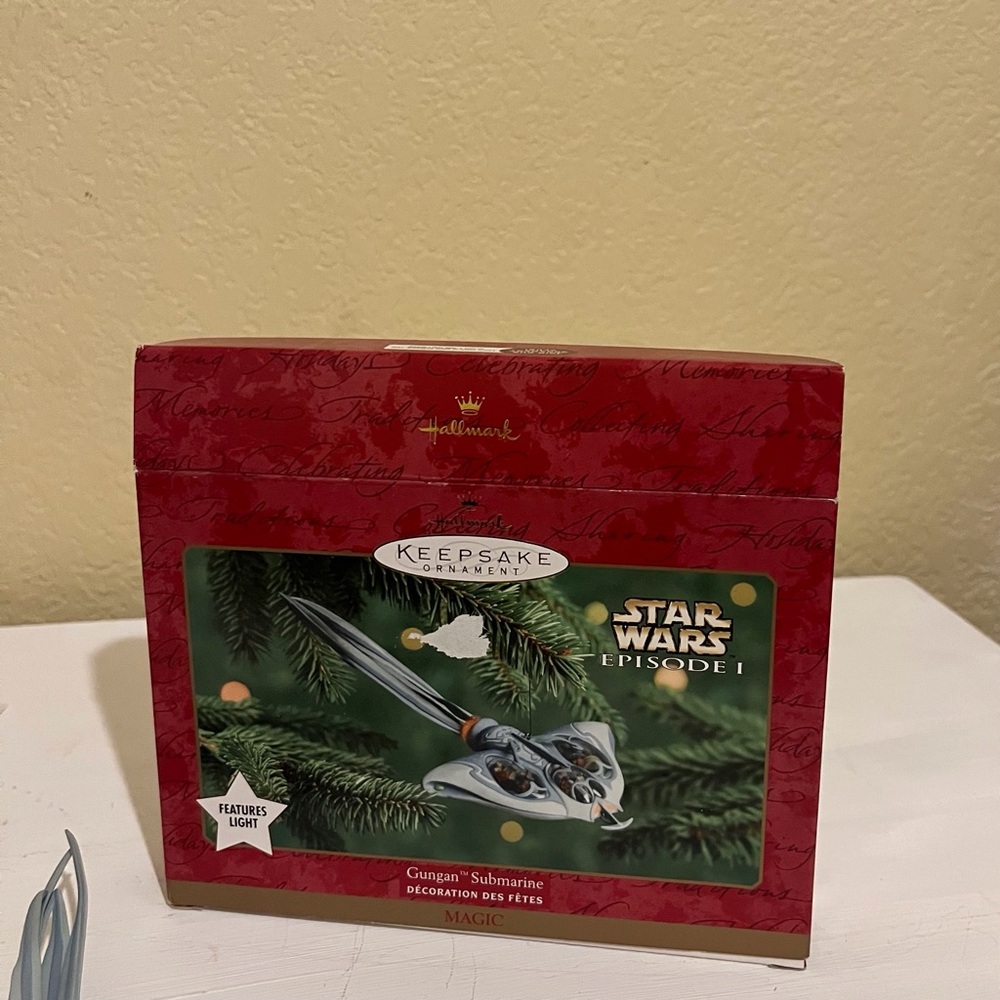 STAR WARS ORNAMENTS
Gunman Submarine, Jar Jar Binks,
Battle of Naboo